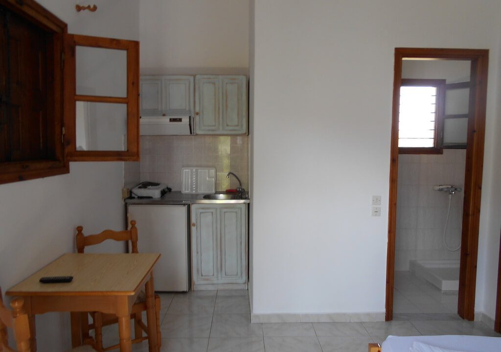 Συγκρότημα Δωματίων με πισίνα-gallery05-skopelosrealestate.net