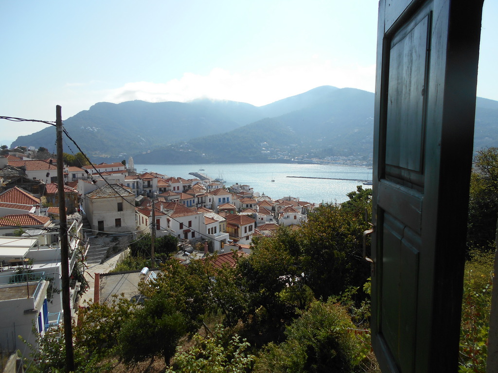 Spacious House with a garden and great views, Skopelos Town